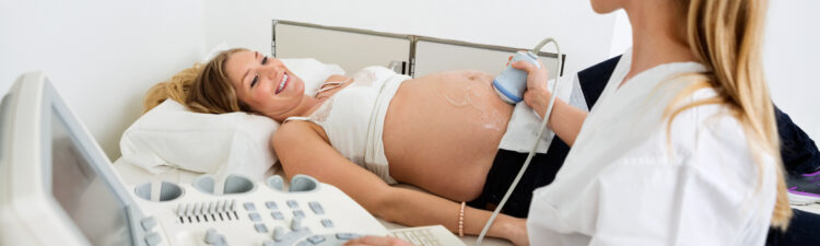 Los científicos analizaron las heces de los bebés que consumieron leche materna y determinaron "la presencia de anticuerpos" que habían recorrido el tracto intestinal de los lactantes. (Dreamstime)