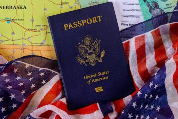 En el período fiscal 2022, más de 974.000 inmigrantes completaron el trámite de naturalización y en lo que va del período fiscal 2023, USCIS ha procesado la naturalización de 588.900 extranjeros.
 (Dreamstime)