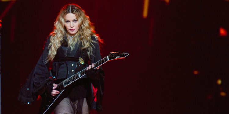 Madonna señaló que está reprogramando las fechas de su gira en Norteamérica, que iban a empezar el 15 de julio en Vancouver (Canadá), y dijo que espera "comenzar en octubre en Europa", como estaba previsto.
(Dreamstime)
