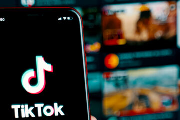 TikTok tiene unos 100 millones de usuarios en Estados Unidos y se ha convertido en poco tiempo en una de las redes sociales más populares del mundo, especialmente entre los adolescentes.
 (Dreamstime)
