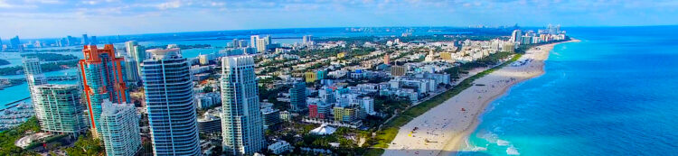 El festival es una carta de amor a Miami, una "ciudad que se reescribe continuamente", como dice su fundador, P. Scott Cunningham, y en ese sentido no sorprende que 'O, Miami' esté detrás del libro 'Ventanitas: Una ventana a la cultura cafetera de Miami", de Daniela Pérez Mirón y con fotografías de Gesi Schilling.
 (Dreamstime)