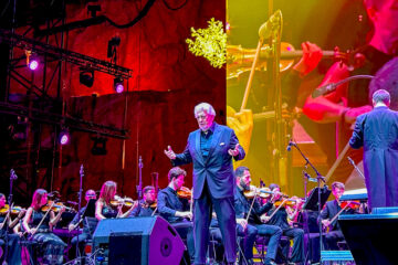 El tenor Plácido Domingo ha regresado por tercer año consecutivo a Marbella y ha convertido la velada en un homenaje a la zarzuela. EFE/ Esther Gómez