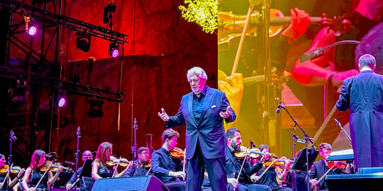 El tenor Plácido Domingo ha regresado por tercer año consecutivo a Marbella y ha convertido la velada en un homenaje a la zarzuela. EFE/ Esther Gómez