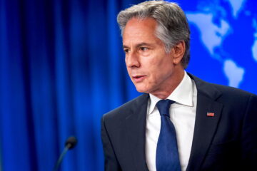 Fotografía de archivo del 13 de septiembre de 2024 del secretario de Estado de Estados Unidos, Antony Blinken, durante una conferencia de prensa en Washington (Estados Unidos). Blinken tachó este jueves de "total irresponsabilidad" la nueva doctrina nuclear del presidente de Rusia, Vladímir Putin, y que el Kremlin anunció como un "aviso" para que Occidente no autorice a Ucrania el empleo de misiles de gran alcance. EFE/ Shawn Thew