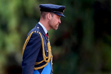 El príncipe Guillermo de Inglaterra preside el Desfile del Soberano en nombre de su padre, el rey Carlos III, en la RAF Cranwell en Lincolnshire, Reino Unido. EFE/ Neil Hall