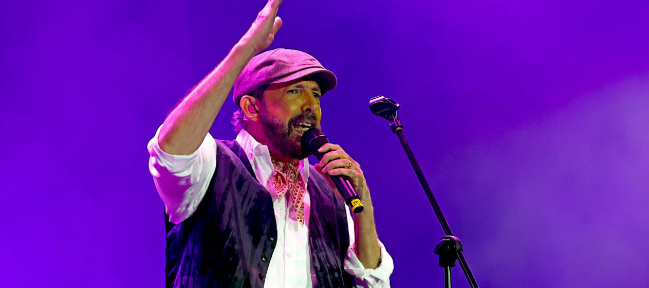 El cantante Juan Luis Guerra se presentó en el Festival Cordillera el 14 de septiembre de 2024, en Bogotá (Colombia). Una multitud llenó el Parque Simón Bolívar de Bogotá, en donde se celebro la primera de las dos jornadas de un Festival Cordillera que reivindica la música latina con artistas como el dominicano Juan Luis Guerra y los argentinos Vilma Palma e Vampiros. EFE/ Mauricio Dueñas Castañeda