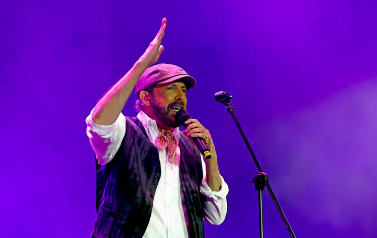 El cantante Juan Luis Guerra se presentó en el Festival Cordillera el 14 de septiembre de 2024, en Bogotá (Colombia). Una multitud llenó el Parque Simón Bolívar de Bogotá, en donde se celebro la primera de las dos jornadas de un Festival Cordillera que reivindica la música latina con artistas como el dominicano Juan Luis Guerra y los argentinos Vilma Palma e Vampiros. EFE/ Mauricio Dueñas Castañeda