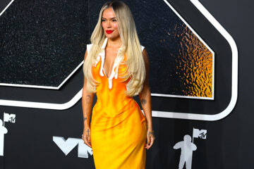 La cantante colombiana Karol G posa durante la alfombra roja de los MTV Video Music Awards 2024, en el UBS Arena este miércoles, en Nueva York (Estados Unidos). EFE/ Octavio Guzmán