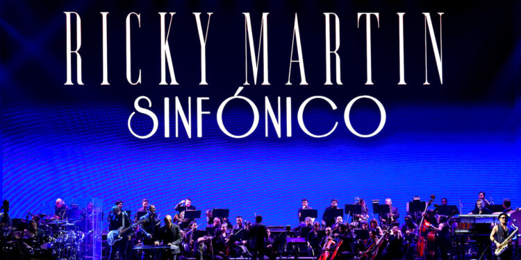 El cantante puertorriqueño Ricky Martin presenta un espectáculo junto a la Orquesta Sinfónica Nacional, como parte de su gira Ricky Martin Sinfónico, en Ciudad de Guatemala (Guatemala). EFE/ STR