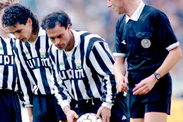 Nos ha dejado un icono del fútbol, un hombre que entró en los corazones de los italianos y de los amantes del deporte de todo el mundo. (Italia) EFE/EPA/MONTEFORTE