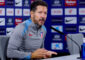 El entrenador del Atlético de Madrid Diego Simeone, durante la rueda de prensa posterior al entrenamiento que el conjunto ha llevado a cabo este miércoles, en la Ciudad Deportiva Wanda de Majadahonda para preparar el partido de Liga que mañana disputarán ante el Celta de Vigo. EFE/ J.J. Guillen