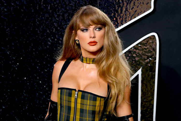 La cantante Taylor Swift posa durante la alfombra roja de los MTV Video Music Awards 2024, en el UBS Arena este miércoles, en Nueva York (Estados Unidos). EFE/ Octavio Guzmán