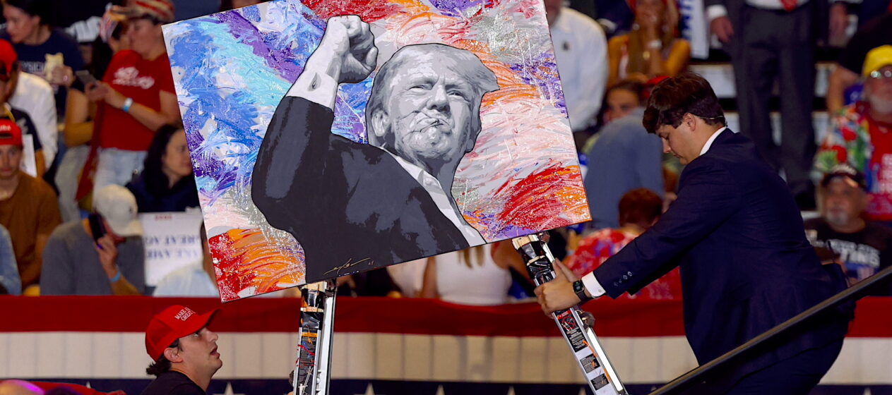 Expresident Donald J. Trump en campanna en Nassau Veterans Memorial Coliseum in Uniondale, New York, USA, 18 September 2024. (Nueva York) EFE/EPA/SARAH YENESEL