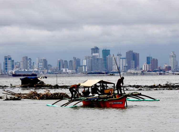 Inundaciones, tormentas, deslizamiento de tierras, en Filipinas) EFE/EPA/FRANCIS R. MALASIG