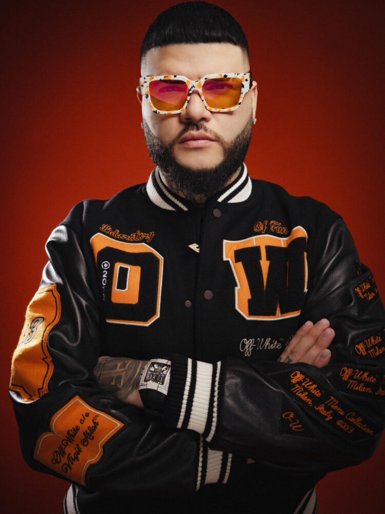 Farruko estrena un álbum con temas que destacan su "lucha contra la oscuridad"