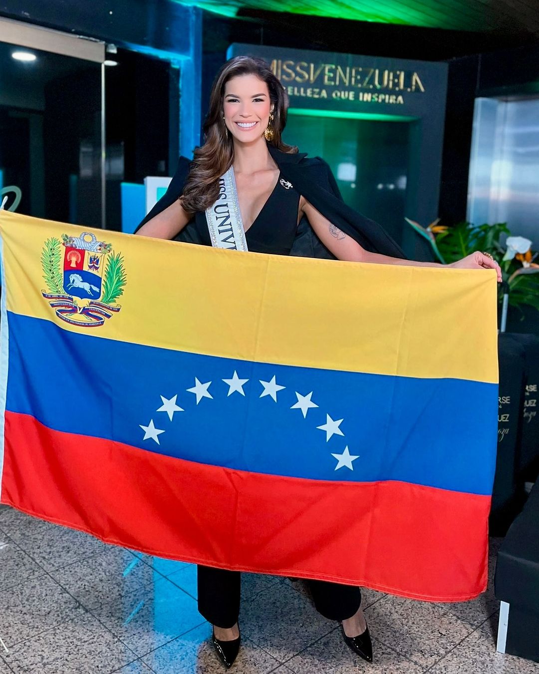 442465183_813593857482442_6696346741545109199_n-240x300 Miss Venezuela: La historia detras de la primera madre en competir en Miss Universo