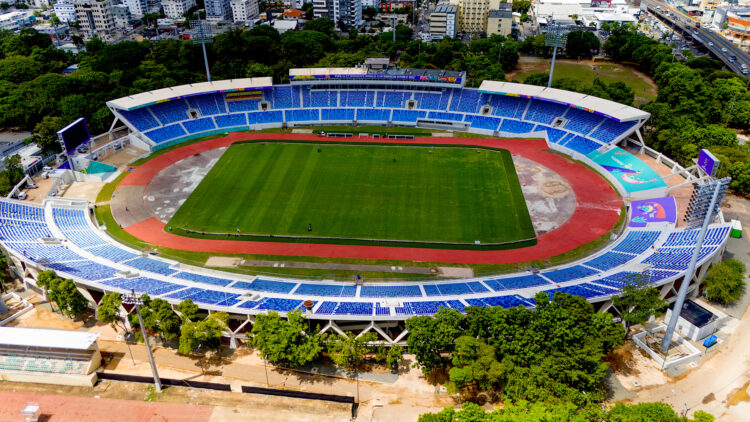 Fotografía aérea del estadio olímpico Félix Sánchez en Santo Domingo (República Dominicana). República Dominicana da los últimos toques a la organización del primer Mundial de Fútbol que acoge en su historia, el Femenino sub-17 que se disputará del 16 de octubre al 3 de noviembre en Santo Domingo y Santiago, la segunda ciudad del país y donde se jugará el partido inaugural entre la selección anfitriona y Ecuador. EFE/ Orlando Barría