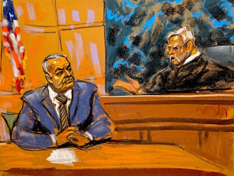 Reproducción fotográfica de un dibujo realizado por la artista Jane Rosenberg del exsecretario de Seguridad Pública mexicano, Genaro García Luna, durante un juicio este miércoles, en el Tribunal Federal de Brooklyn en Nueva York (EE. UU). El exsecretario mexicano de Seguridad Pública Genaro García Luna fue condenado este miércoles en un tribunal de Nueva York a penas que suman más de 38 años de cárcel, además de dos millones de dólares de multa, por delitos de narcotráfico, colaboración con el crimen organizado (el Cartel de Sinaloa) y por falso testimonio ante las autoridades estadounidenses. EFE/Jane Rosenberg