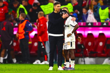 El español Xabi Fernández, entrenador de la tripulación del INEOS Britannia que ganó este viernes el Torneo de Desafiantes. (Alemania) EFE/EPA/ANNA SZILAGYI