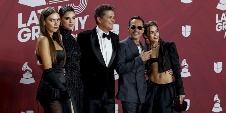 Alfombra roja de la 25 edición de los Latin Grammy