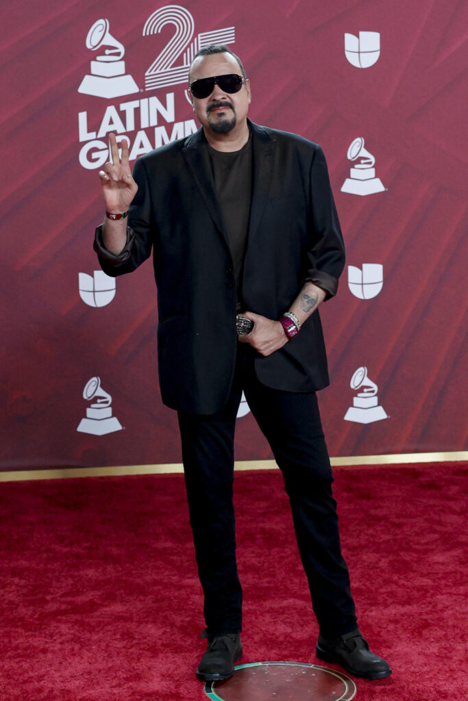 f72d6ea0017c1067f49c979e6cd250cc478b52c9w-1-683x1024 La moda conceptual y la originalidad dominan la alfombra de los Latin Grammy