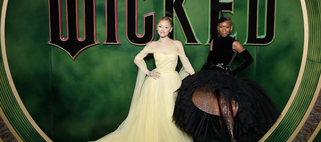 Imagen de archivo de Ariana Grande y Cynthia Erivo en el estreno de 'Wicked' en Londres. EFE/EPA/TOLGA AKMEN