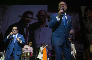 8022010683001w-300x198 Reconocen a Gilberto Santa Rosa como embajador de la música puertorriqueña en el mundo