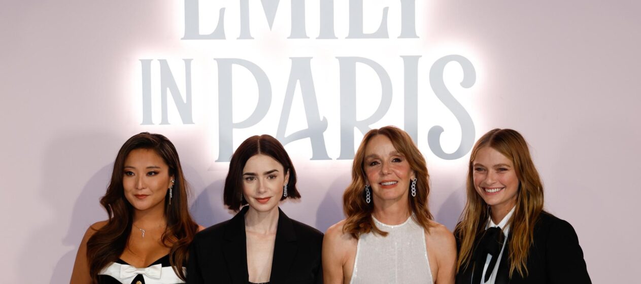 Paris (France), 12/09/2024.- (L-R) US actress Ashley Park, British-US actress Lily Collins, French Actress Philippine Leroy-Beaulieu and French actress Camille Razat, pose during the photocall of the presentation of the Netflix series 'Emily in Paris' season four in Paris, France, 12 September 2024. The fourth season of the romantic comedy-drama is released in two parts. The season's first half was released on 15 August 2024, and the second part will premiere on 12 September 2024. (Francia) EFE/EPA/MOHAMMED BADRA