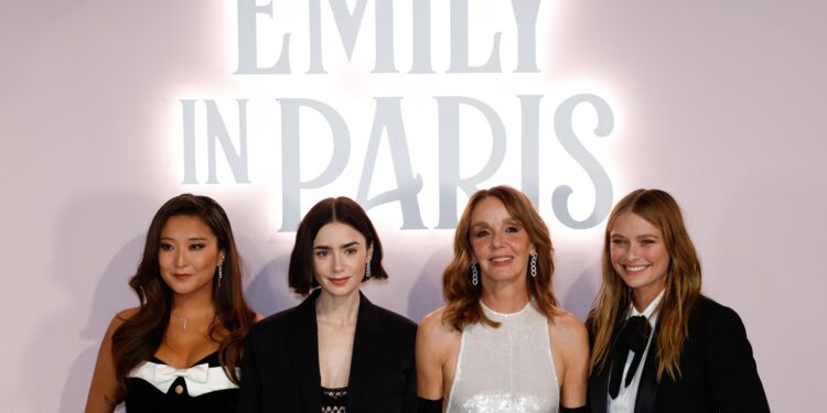 Paris (France), 12/09/2024.- (L-R) US actress Ashley Park, British-US actress Lily Collins, French Actress Philippine Leroy-Beaulieu and French actress Camille Razat, pose during the photocall of the presentation of the Netflix series 'Emily in Paris' season four in Paris, France, 12 September 2024. The fourth season of the romantic comedy-drama is released in two parts. The season's first half was released on 15 August 2024, and the second part will premiere on 12 September 2024. (Francia) EFE/EPA/MOHAMMED BADRA