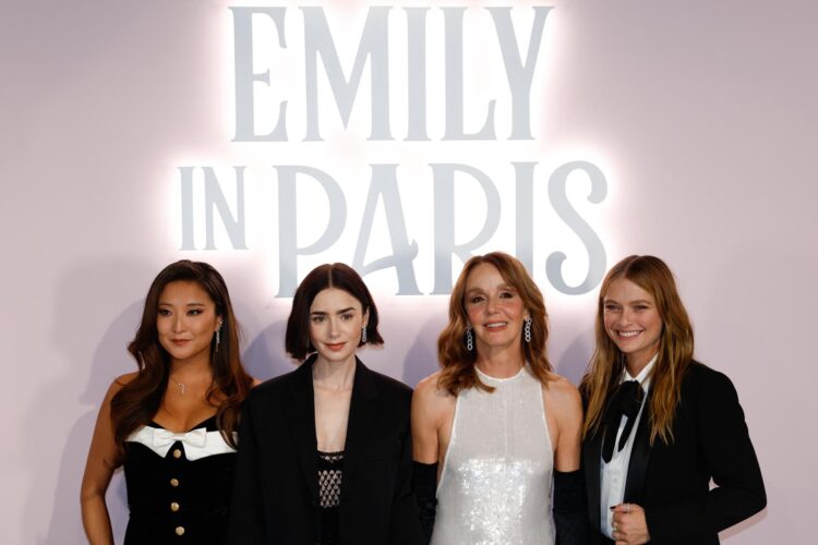 Paris (France), 12/09/2024.- (L-R) US actress Ashley Park, British-US actress Lily Collins, French Actress Philippine Leroy-Beaulieu and French actress Camille Razat, pose during the photocall of the presentation of the Netflix series 'Emily in Paris' season four in Paris, France, 12 September 2024. The fourth season of the romantic comedy-drama is released in two parts. The season's first half was released on 15 August 2024, and the second part will premiere on 12 September 2024. (Francia) EFE/EPA/MOHAMMED BADRA