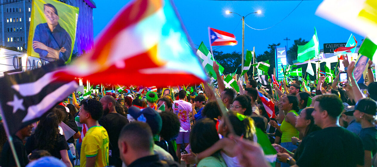 Simpatizantes del Partido independentista de Puerto Rico se reúnen en la sede del partido para esperar los resultados de las elecciones, en San Juan (Puerto Rico). EFE/ Thais Llorca