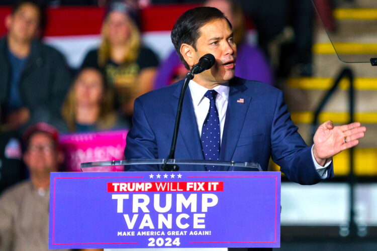 Fotografía de archivo del senador Marco Rubio en un mitin en Reading, Pensilvania, EE. UU., el 4 de noviembre de 2024.EFE/EPA/WILL OLIVER