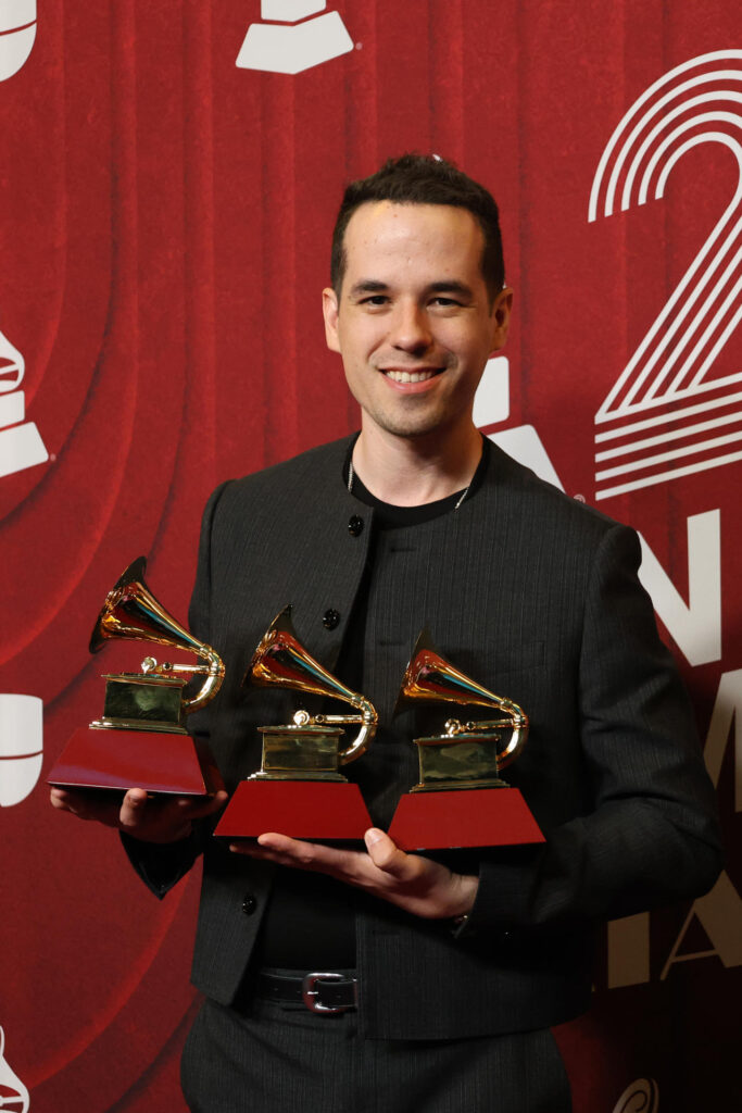 0866d92abb0eb3b2ffc62d513742be73faedbdd2w-683x1024 Resumen y ganadores de los premios Latin Grammy