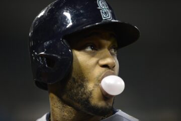 Foto de archivo del segunda base dominicano Robinson Canó, quien este miércoles ha anunciado su renovado vínculo con los Diablos Rojos, flamante campeón de la Liga Mexicana de Béisbol. EFE/JOHN G. MABANGLO