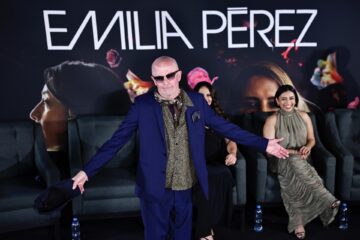 MEX9774. CIUDAD DE MÉXICO (MÉXICO), 15/01/2025.- El director francés Jacques Audiard participa en una rueda de prensa de la película Emilia Pérez este miércoles, en Ciudad de México (México). El elenco de Emilia Pérez, una de las películas favoritas de esta temporada de premios, afirmó que el filme se hizo con amor y respeto a México, donde ha recibido críticas por cómo retrata al narcotráfico y las víctimas de desapariciones. EFE/ Sáshenka Gutiérrez