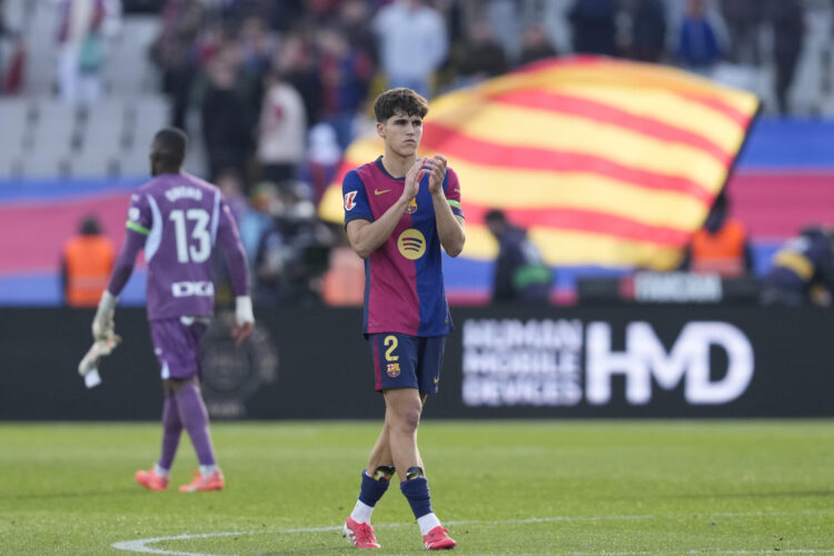 El defensa del FC Barcelona Pau Cubarsí en el Estadio Olímpico de Montjuic en Barcelona en foto de archivo de Alejandro García. EFe