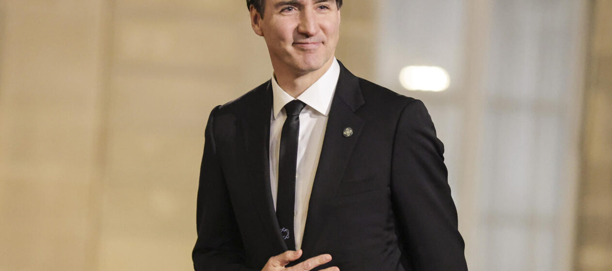 Fotografía de archivo del 10 de febrero de 2025 del primer ministro canadiense, Justin Trudeau, llegando al Palacio del Elíseo en París (Francia). EFE/ EPA/ TERESA SUAREZ ARCHIVO