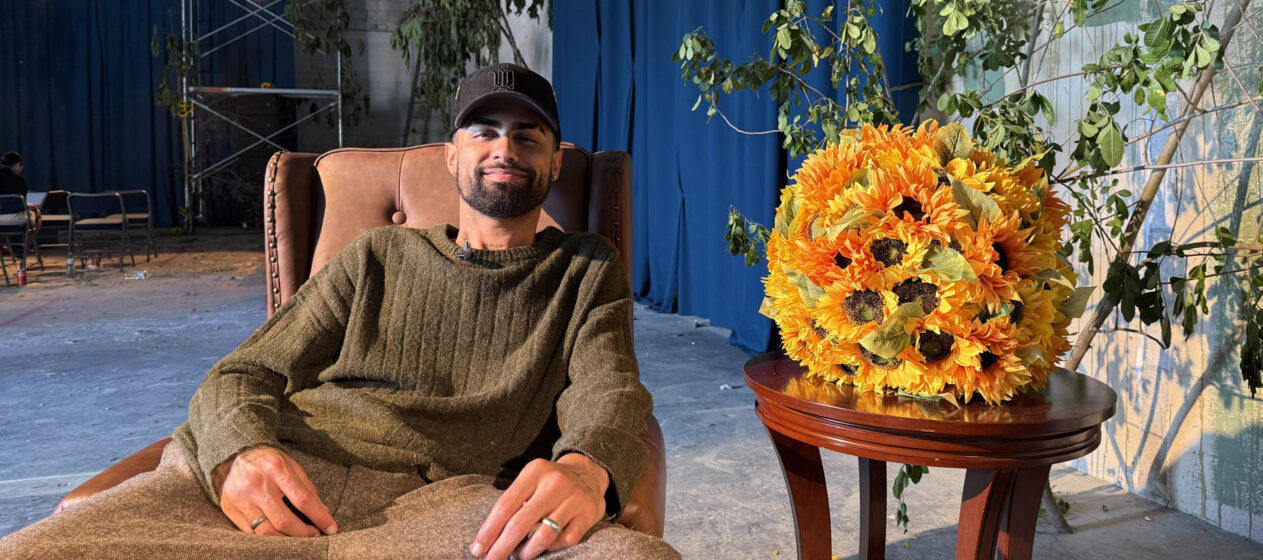 Fotografía del 11 de febrero de 2025 del artista puertorriqueño, Jay Wheeler, posando durante una entrevista con EFE en Miami (Estados Unidos). EFE/ Alicia Civita