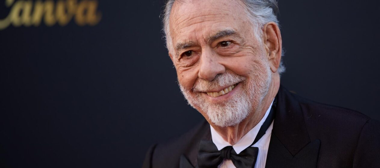 El director estadounidense Francis Ford Coppola a su llegada para recibir el premio a una vida del Instituto Americano de Cine en el Dolby Theatre de Los Ángeles, California, Estados Unidos. EFE/ Allison Dinner
