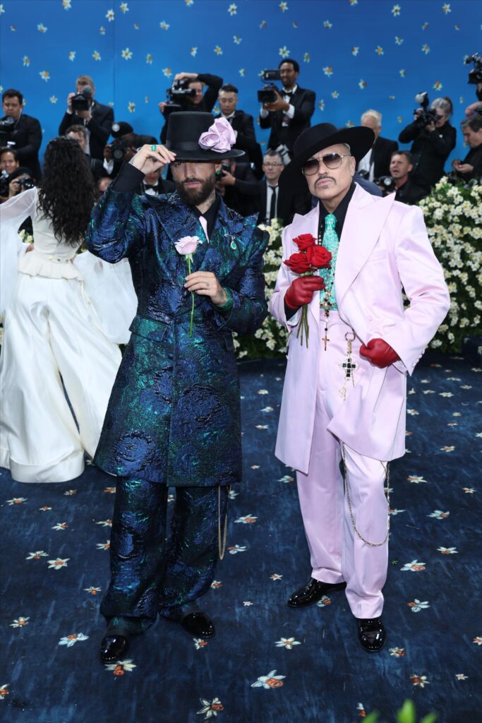 f0a2c4c471332bf5caee2a2d98e11f88e6b0e274w-683x1024 Bad Bunny, Shakira y Zoe Saldaña, entre las estrellas hispanas invitadas a la Met Gala