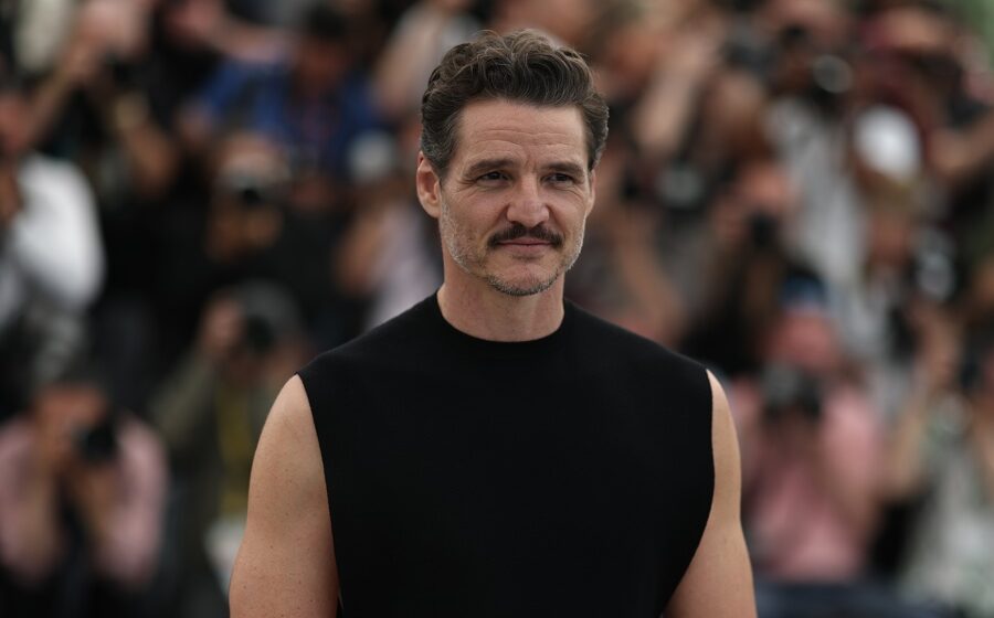 El actor chileno Pedro Pascal asiste a la sesión de fotos de 'Eddington' durante el 78º Festival de Cine de Cannes, en Cannes, Francia, el 17 de mayo de 2025. EFE/EPA/MOHAMMED BADRA