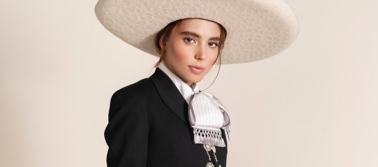 Fotografía cedida por Universal Music donde aparece la cantante mexicana estadounidense Majo Aguilar quien lanzó este jueves su nuevo álbum 'Mariachi mío', el más personal y ambicioso de su carrera, según una nota de su agencia. EFE/Universal Music