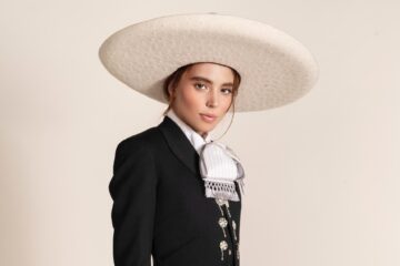 Fotografía cedida por Universal Music donde aparece la cantante mexicana estadounidense Majo Aguilar quien lanzó este jueves su nuevo álbum 'Mariachi mío', el más personal y ambicioso de su carrera, según una nota de su agencia. EFE/Universal Music