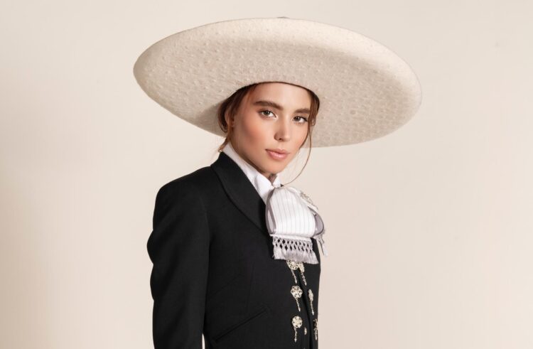 Fotografía cedida por Universal Music donde aparece la cantante mexicana estadounidense Majo Aguilar quien lanzó este jueves su nuevo álbum 'Mariachi mío', el más personal y ambicioso de su carrera, según una nota de su agencia. EFE/Universal Music
