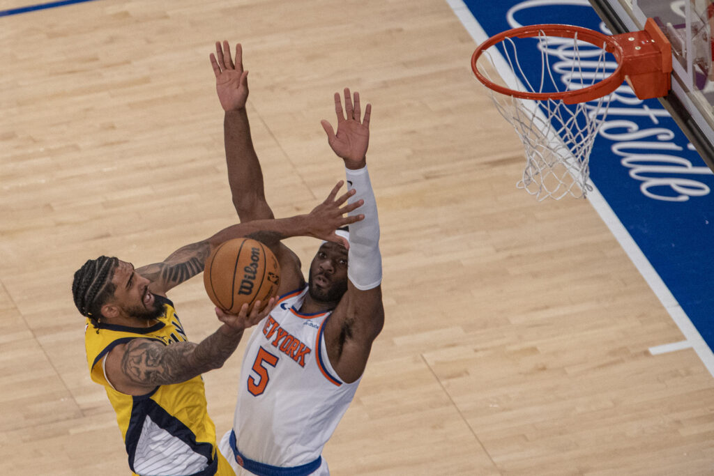 636a249fcccb9702d7e27de566b3c4708a2917c2w-1024x683 Los Knicks aplastan a los Pacers en el Juego 5 y siguen con vida en las Finales del Este