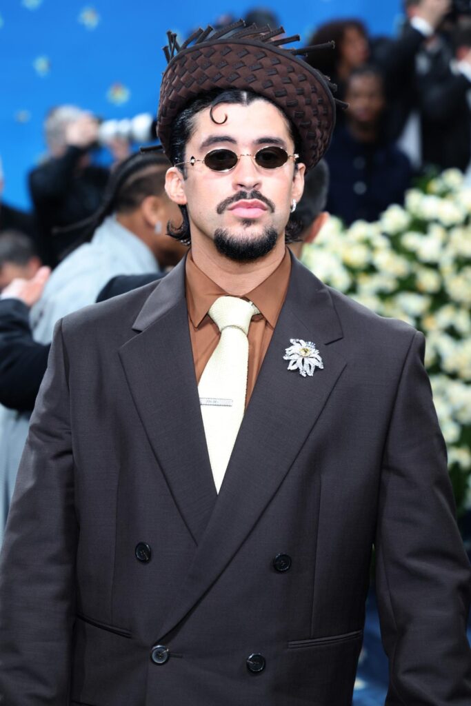 f0a2c4c471332bf5caee2a2d98e11f88e6b0e274w-683x1024 Bad Bunny, Shakira y Zoe Saldaña, entre las estrellas hispanas invitadas a la Met Gala