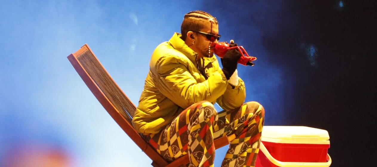 Fotografía de archivo, tomada en noviembre de 2022, del cantante puertorriqueño Bad Bunny, durante una presentación en el estadio El Campín, en Bogotá (Colombia). EFE/Carlos Ortega