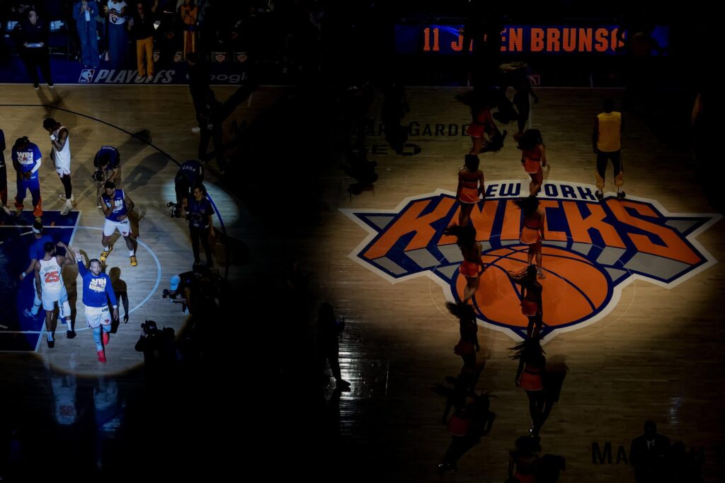636a249fcccb9702d7e27de566b3c4708a2917c2w-1024x683 Los Knicks aplastan a los Pacers en el Juego 5 y siguen con vida en las Finales del Este