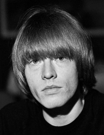 Brian-Jones-1965_cropped El misterioso “Club de los 27”: ¿mito oscuro o reflejo de una industria implacable?