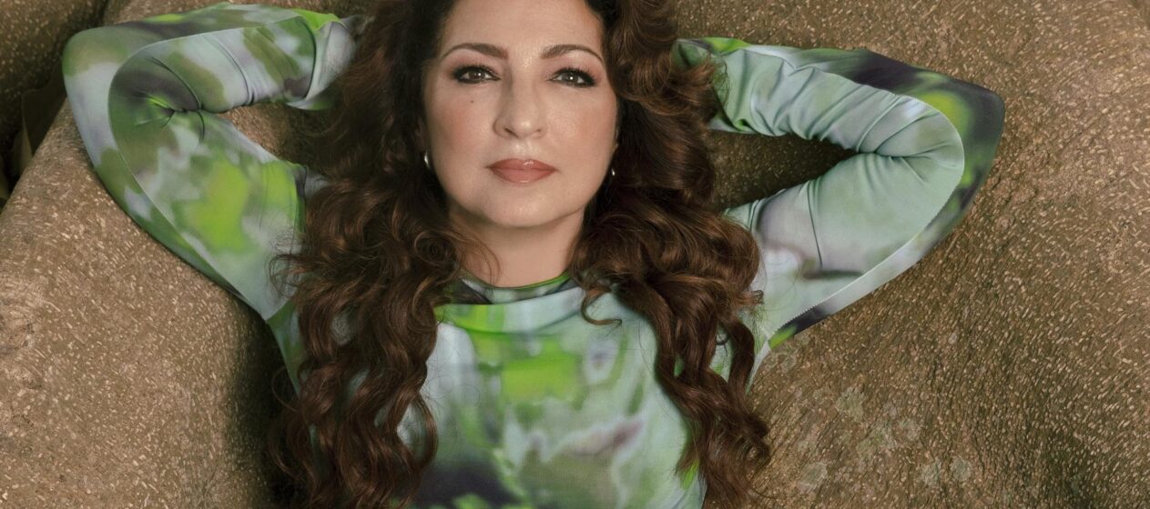 Fotografía cedida por 11:11 PR donde aparece la cantante cubanoestadounidense Gloria Estefan quien lanza 'Raíces', su primer álbum de estudio en 18 años. EFE/11:11 PR